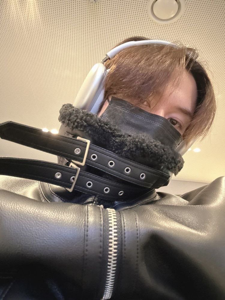 1linosaurus's tweet photo. #minsung!au минхо знаменитый танцор, открывший свою дэнс студию, а джисон - неуклюжий студент, по совместительству фанат минхо, записывается к нему на танцы. 
но есть одна проблема - джисон ненавидит танцевать https://t.co/gazY1O3hUt