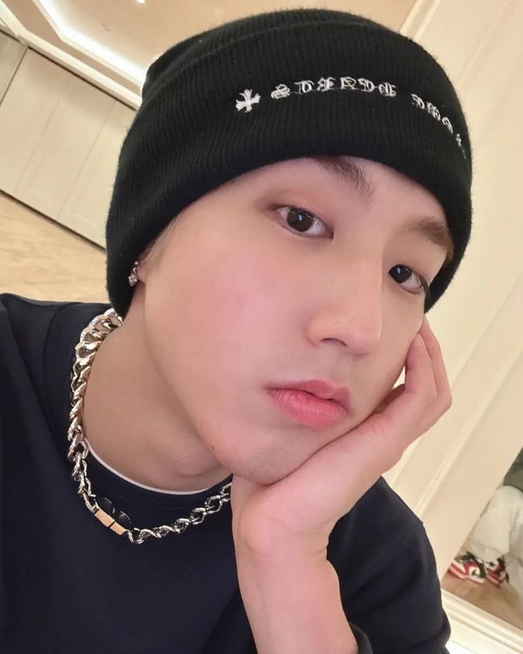 1linosaurus's tweet photo. #minsung!au минхо знаменитый танцор, открывший свою дэнс студию, а джисон - неуклюжий студент, по совместительству фанат минхо, записывается к нему на танцы. 
но есть одна проблема - джисон ненавидит танцевать https://t.co/gazY1O3hUt