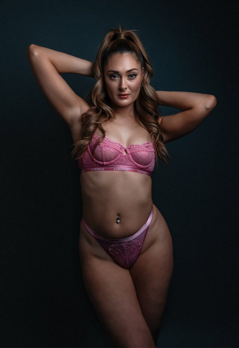 NatashaN736's tweet photo. Throwing shapes in @loungeunderwear 

Photo by @shootwithliam 

#loungewear #lingerie #prettyinpink #arty #photoshoot #photography #model #modeling #scoutmemmodels #backshot #halfuphalfdownhairstyle #brunette https://t.co/2PpjPuXfqY