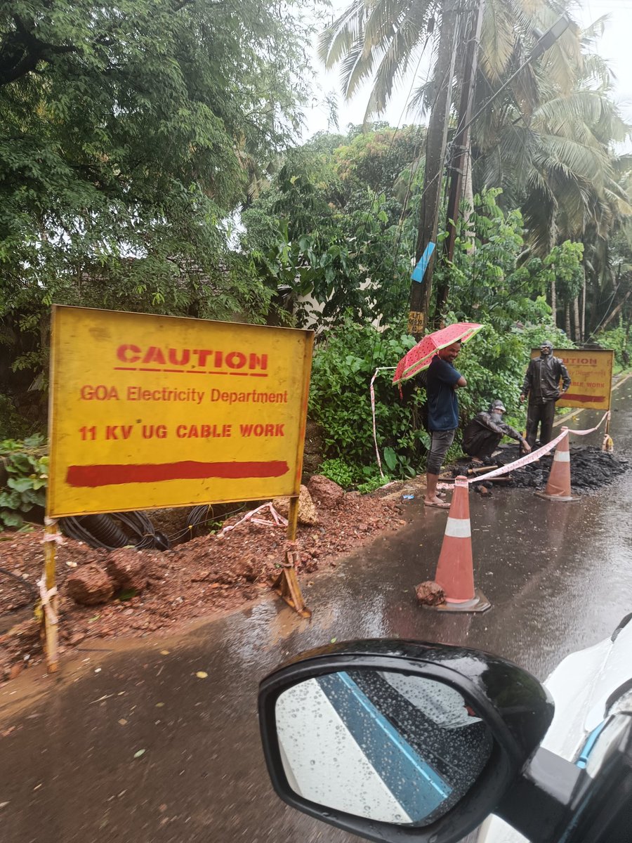 RGPOfficial_Goa's tweet photo. Road digging in rains at Betim verem Road by electricity department. This is clear violation of Collectors order. This is risking life of commuters .. @Coll_NorthGoa @GoaElectricity @goacm @DGP_Goa https://t.co/jHnPVAUPtD
