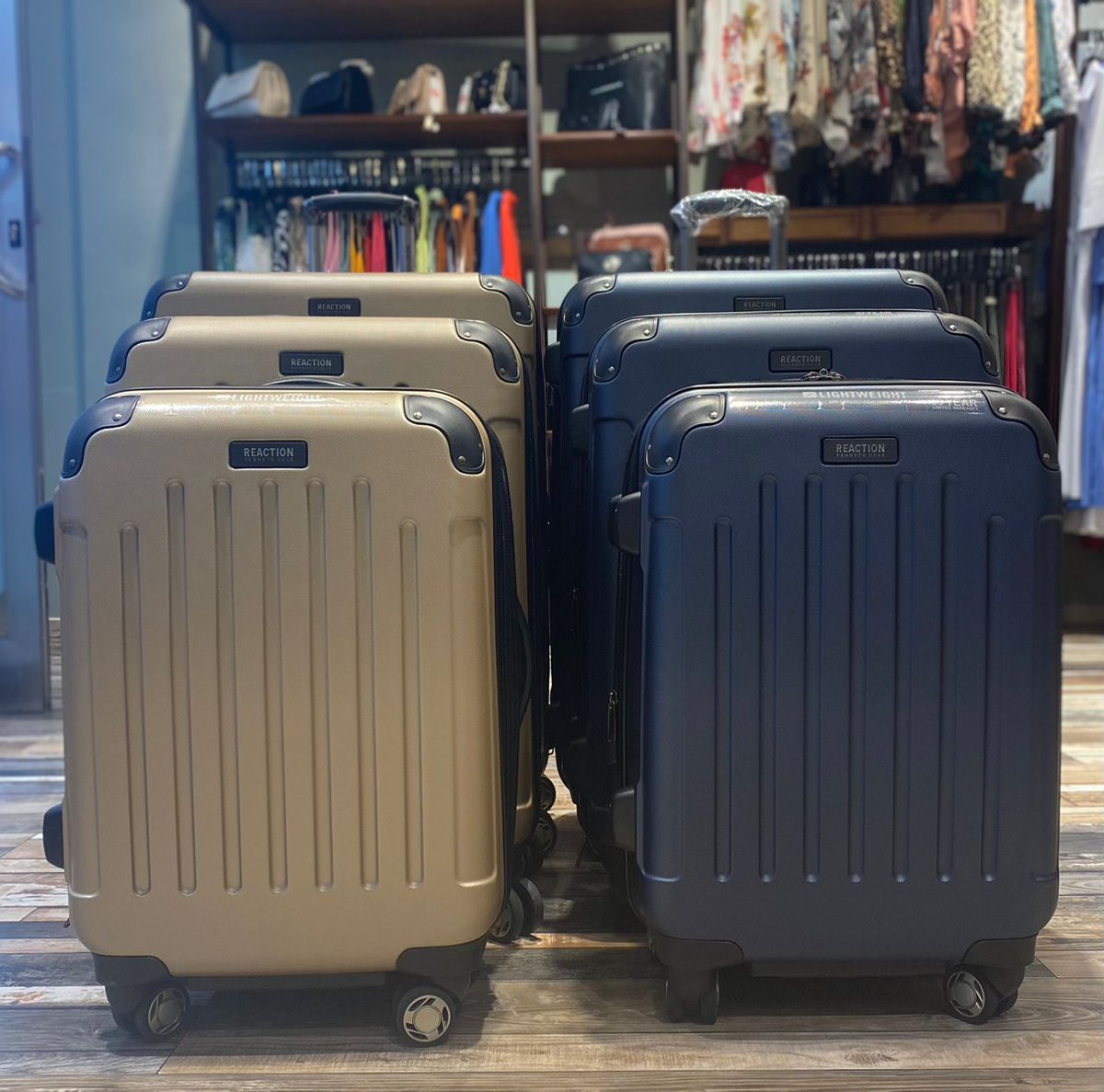 Kiganyi_'s tweet photo. Jipatie set ya Kenneth Cole Reaction travel bags kwa 950,000/-

@StreetSoulTZ pekee. https://t.co/jUBFBwXeGF