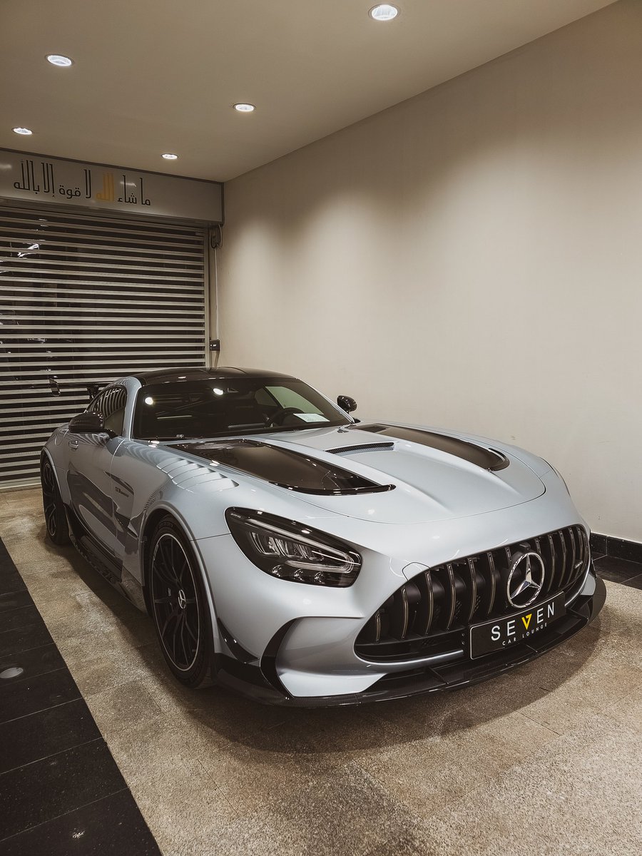 _MohammedAziz's tweet photo. Thanks to @sevencarlounge for letting us take some pictures of their awesome cars. https://t.co/B8UFwlkZUE