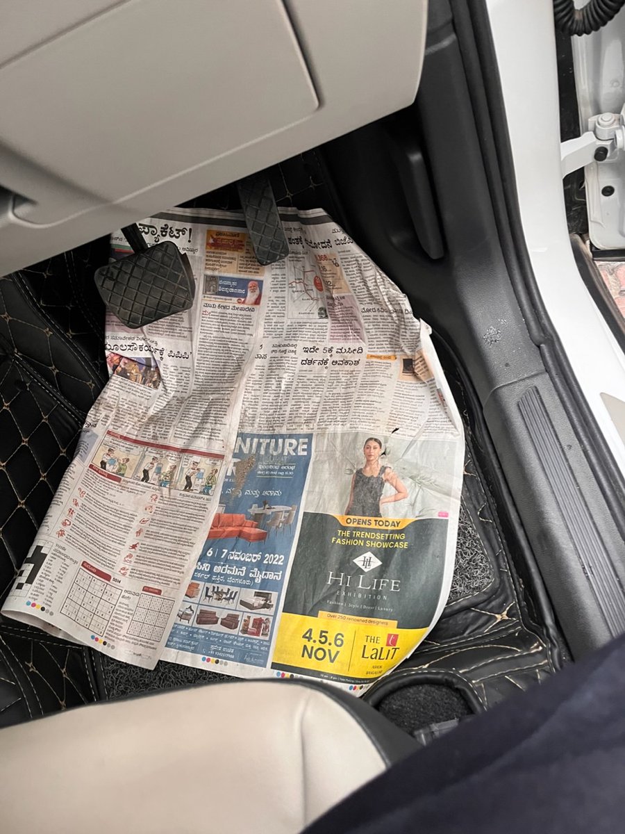 rakeshagarwal22's tweet photo. Compare the German luxury brand VW car foot mat after service and a Maruti car foot mat after service. Full of dirt marks on car … thank you @volkswagenindia @ppsmotorsvolkswagenbangalore 
Poor service, clueless service advisors, sad state of PPS service Volkswagen bangalore https://t.co/ecOLMlrJlE