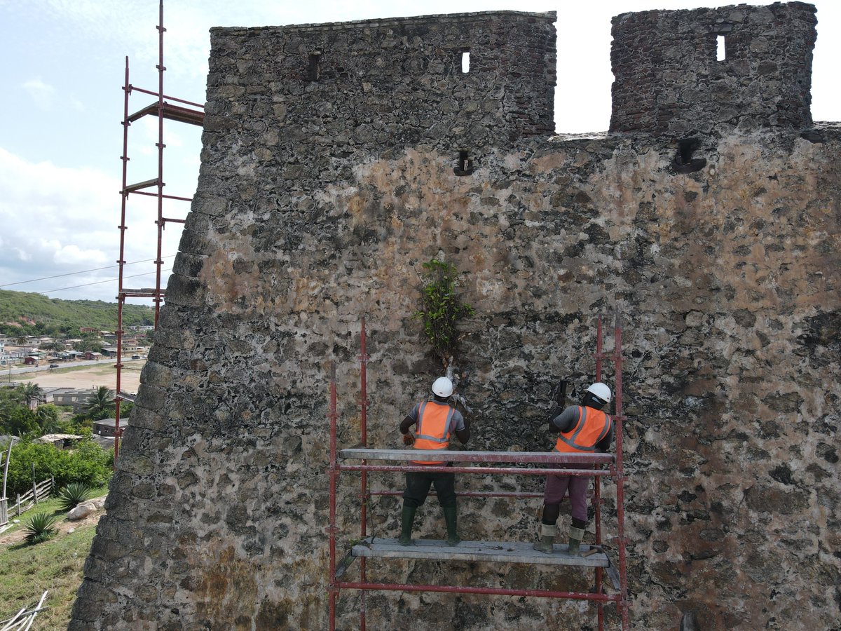 Fort Amsterdam in Abandze a component of UNESCO World Heritage Site #FortsandCastles @unescowhc  , is undergoing reinforcement through the support of @FranceandGhana and @UNESCO 

We need to protect and safeguard these unique #WorldHeritageSites in 🇬🇭.
@UNinGhana