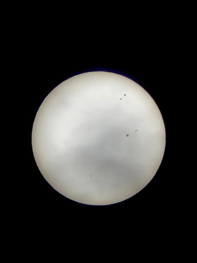 Come and see us at this weekends Bridgend Country Show where we will (hopefully!) be doing some safe sun gazing again! #bridgendcountryshow #sungazing #sunspots #solarscopes #joinus