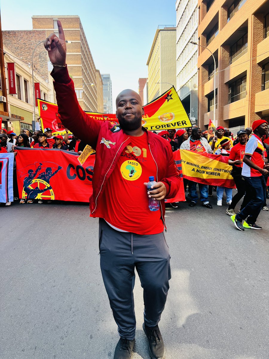 VezinhlanhlaS's tweet photo. SASCO supports Cosatu. https://t.co/01gtpcO9Fo