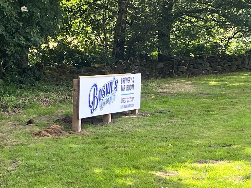 Our first advertising board is up! 

Thanks again to <a href="/bosunsbrewery/">Bosun's Brewery</a> for their support 🤝
If you’re interested in an advertising or sponsoring the club in anyway please get in touch.

#sponsorship #advertisingboard #bosunsbrewery #support #clubcricket #thankful #uptheowls