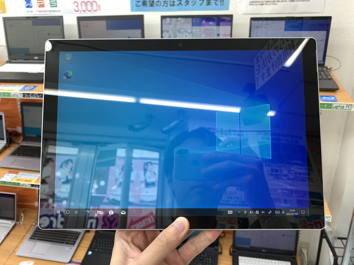 PCcomfullAKB4's tweet image. 今週の秋葉原4号店限定セール！
②【Surface Pro 5 256GB】
第7世代i5搭載のサーフェス！安定のメモリ8GB、256GB(SSD)入り👍
今回はキーボード付きなので、事務作業もサクサク快適♪
液晶解像度もかなり高くキレイ✨イラレやフォトショにもオススメ！！

10台限定！
#Microsoft #SurfacePro5
