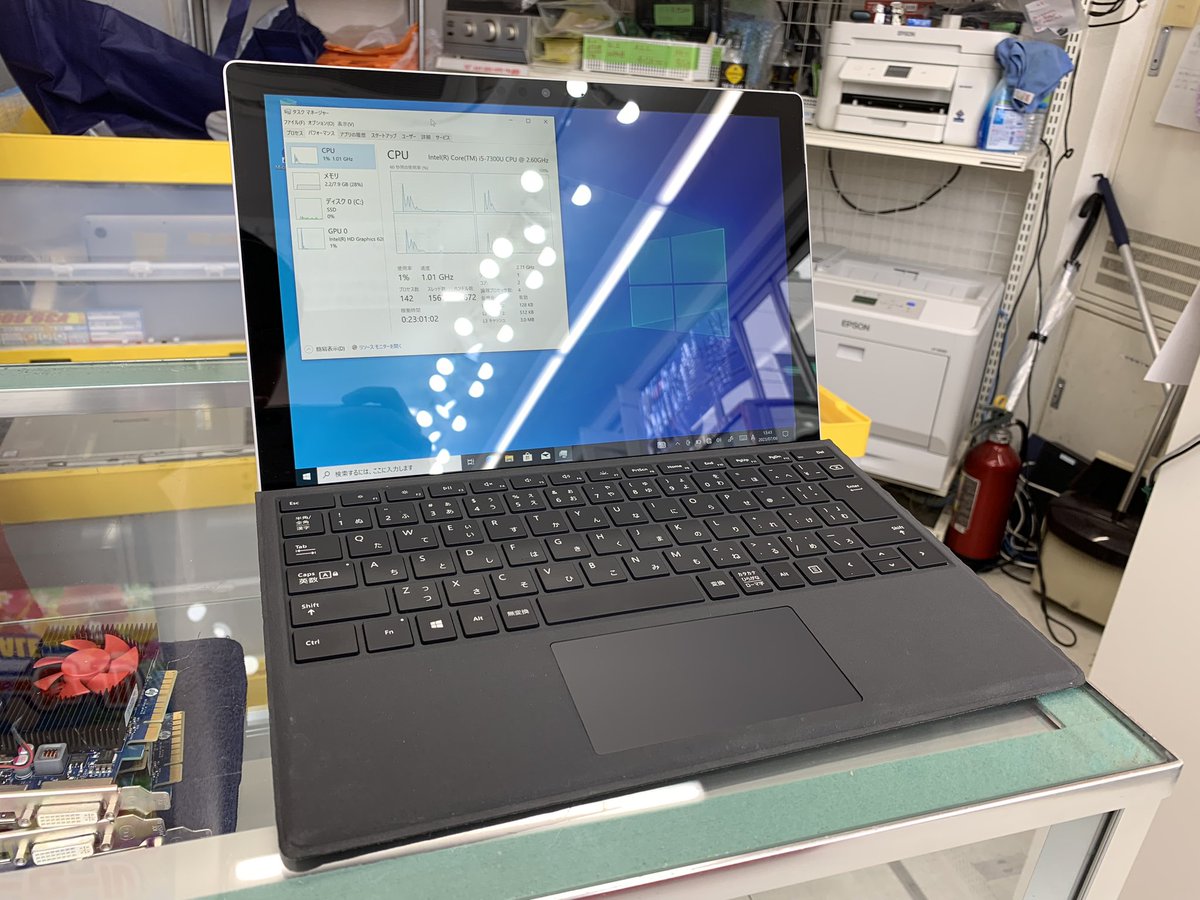PCcomfullAKB4's tweet image. 今週の秋葉原4号店限定セール！
②【Surface Pro 5 256GB】
第7世代i5搭載のサーフェス！安定のメモリ8GB、256GB(SSD)入り👍
今回はキーボード付きなので、事務作業もサクサク快適♪
液晶解像度もかなり高くキレイ✨イラレやフォトショにもオススメ！！

10台限定！
#Microsoft #SurfacePro5