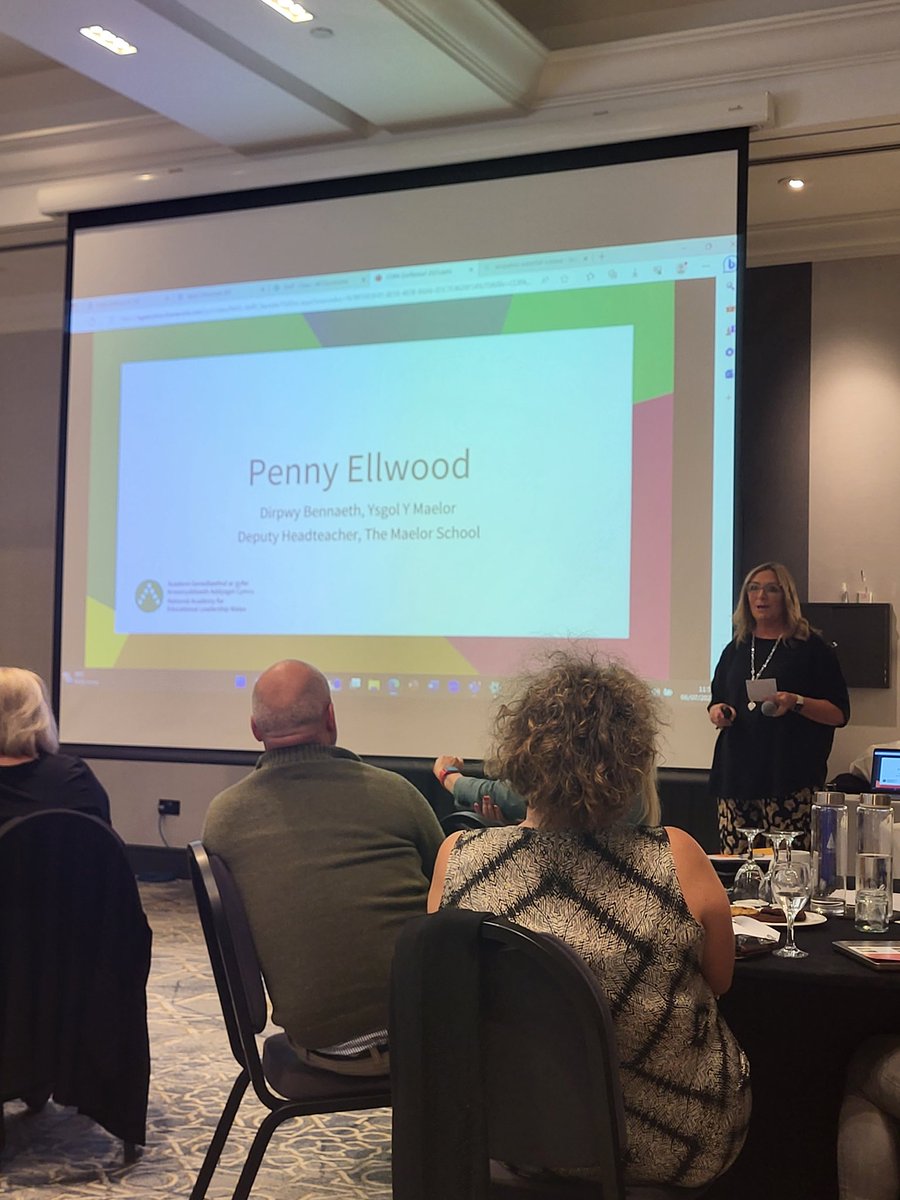 Penny Ellwood, Assistant Head at <a href="/MaelorPenley/">Maelor School Penley</a> talking about her experiences in Majorca, highlighting the common issues around attendance and student wellbeing across Wales and the Balearics 🇪🇸 <a href="/NAELCymru/">Academi Arweinyddiaeth - Leadership Academy</a>  #OSydneyiGymru #InternationalisingEducation