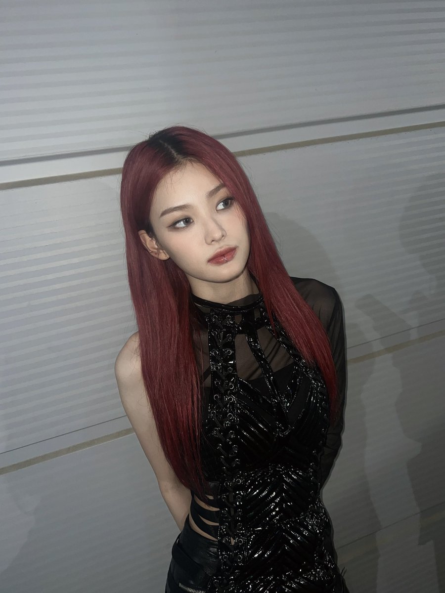CUBE_LIGHTSUM's tweet photo. [#상아] Shut Down ❤️‍🔥 https://t.co/5G3etOjEKg