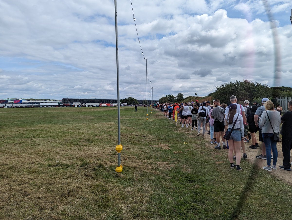 wayneh1983's tweet photo. Well done @SilverstoneUK massive queue only 1 gate open. Prices massively increased and fan experience worse.... And this is only a Thursday.. sort it out #f1 #BritishGP  @F1 https://t.co/zOGnGR4XHO