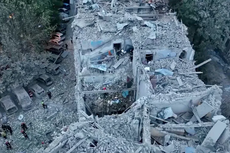 khrystyna_9's tweet photo. More than 250 apartments, 10 student dormitories, 2 universities, a sanatorium school and an orphanage were destroyed or damaged as a result of Russian attack on my hometown this morning. 
4 people were killed. The youngest was a 21-year-old girl💔 https://t.co/13pTvTH9IS