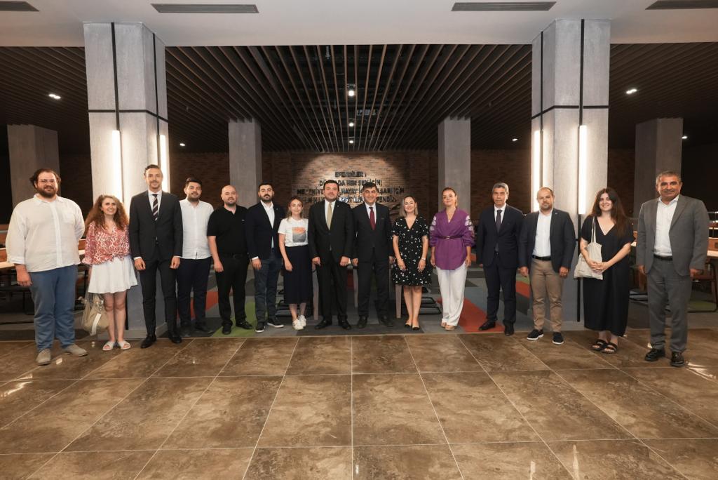 Gagiad's tweet photo. GAGİAD Yönetim Kurulu Başkanımız Cihan Koçer, Yönetim Kurulu Üyelerimiz, Kadınlar Kurulu Başkanımız ve Kadınlar Kurulu Üyelerimiz, şehrimizin gelişimine önemli katkılar sunacak eserlerden biri olan Devlet Tiyatrosu Şehitkamil Sahnesi'ni inceleyerek Şehitkamil Belediye Başkanı Sayın Rıdvan Fadıloğlu'ndan devam eden çalışmalar hakkında bilgiler aldılar.