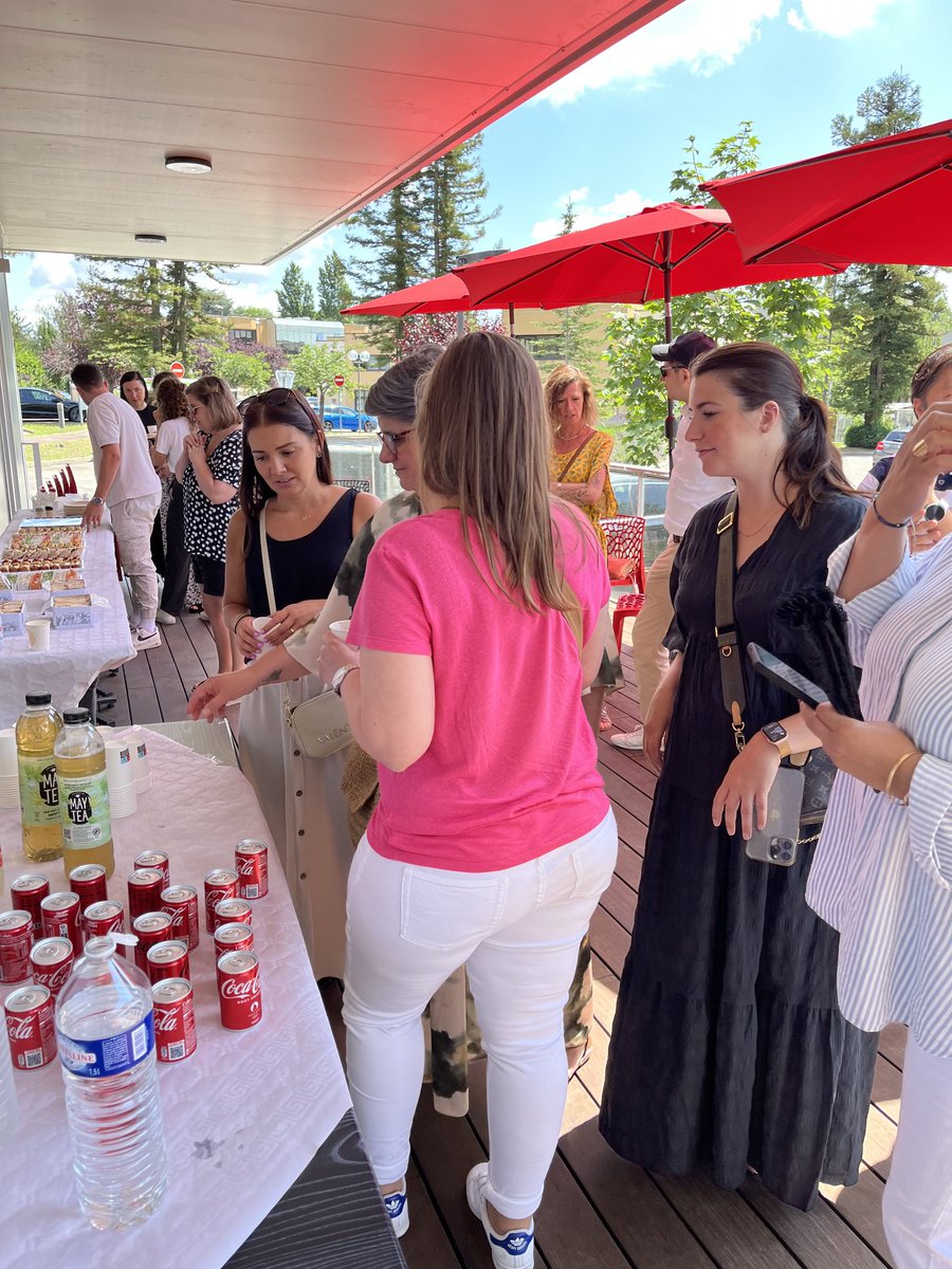 Septlieux's tweet image. Toute l équipe télémarketing  ⁦@Septlieux⁩ est réunie pendant 2 jours à Lyon. Au programme un peu de travail mais surtout du fun et des rencontres avec nos clients. #teambuilding #marketing #cohesion