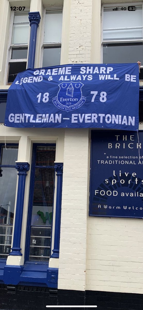davecocky's tweet photo. @Thebrickpub now ! 👍🏻@EFCFPF #GraemeSharp https://t.co/MhUWWTUMwf