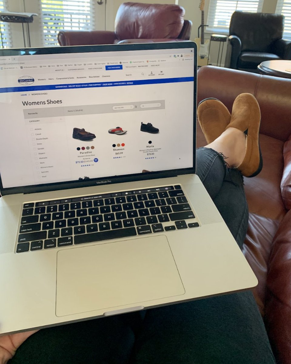 When your love for online shopping and Dr. Comfort® shoes collide. 🙌