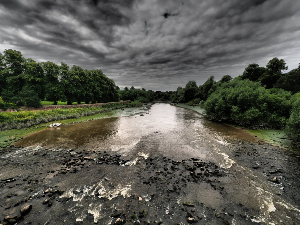 Looking both ways from the Handbridge over the river Dee in Chester today. Had a couple of meetings today so away from the <a href="/welshot/">Welshot Imaging</a> office.