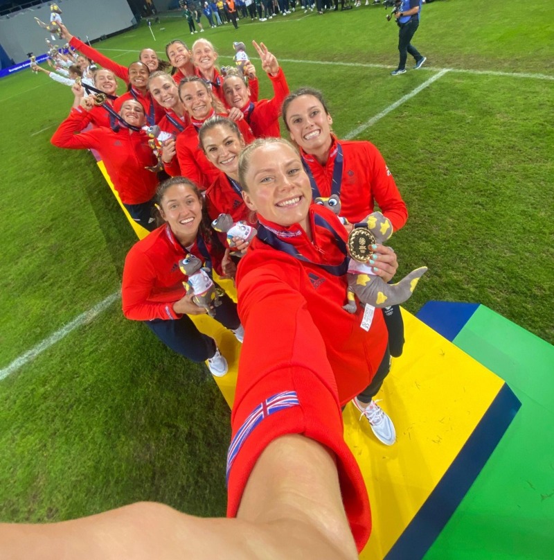 TeamGB's tweet photo. Ten weeks ago, Emma Uren needed a miracle. 

She got one - and helped Team GB qualify for @Paris2024 in rugby sevens 🙌
