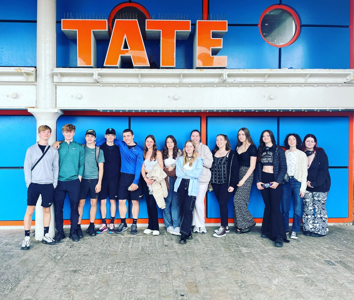 ArtRangeHigh's tweet photo. Y12 gallery day #rhsartisbest https://t.co/UWBN9NZYMn