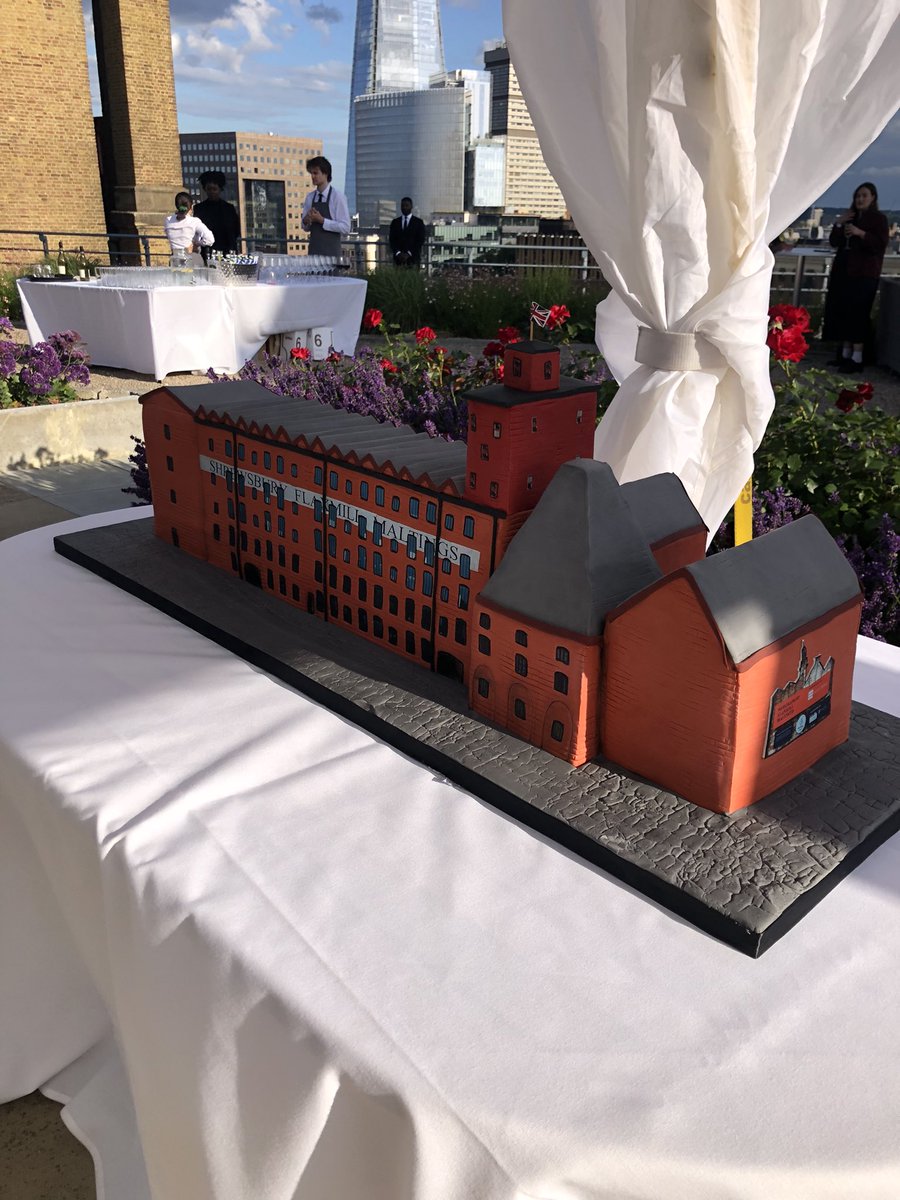 What a great night celebrating the 40th birthday of the #NationalHeritageAct and the contribution of Sir Laurie Magnus to the nation’s heritage. Thanks for the invite <a href="/HistoricEngland/">Historic England</a> and great to meet <a href="/nai_chak/">Nai_Chakraborty</a> <a href="/jb_delphine/">DelphineJB</a> as well as so many old friends