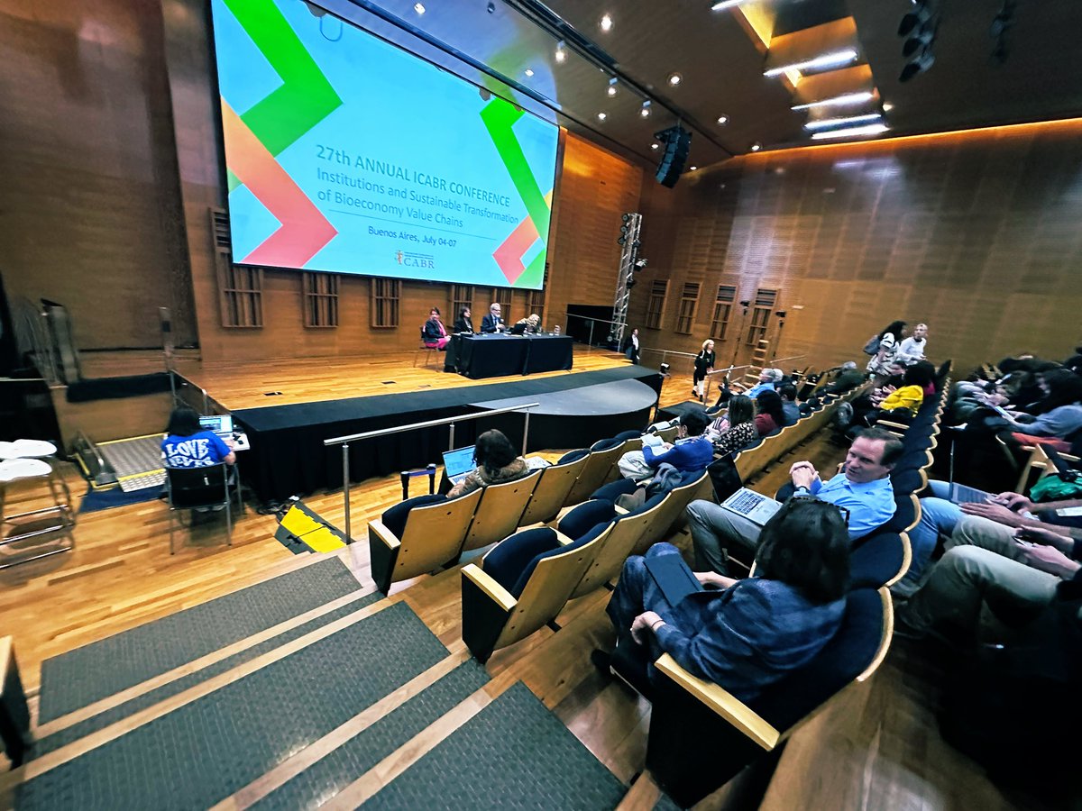mmarianiv's tweet photo. Participando en el #ICABR2023  presentando los proyectos vinculados a Bioeconomia , compartiendo los resultados del programa Generacion HB4. https://t.co/MpfXMNgiKS