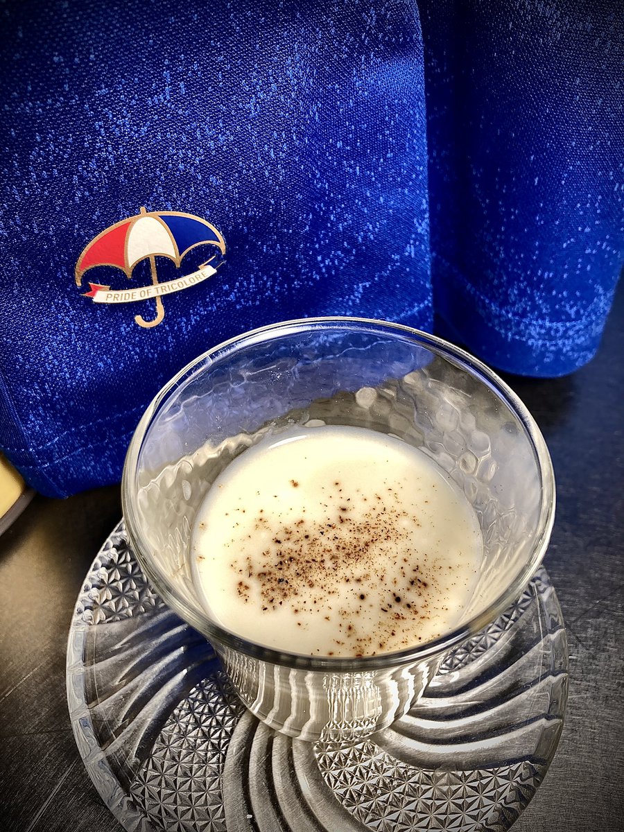 Hoppers_TMC's tweet photo. ちょこっとヴィシソワーズ¥300

アルコール飲む前に、アルコールの後に、お腹を優しく落ち着かせてくれます。暑い夜にピッタリ❗️

#反町駅
#1人飲み https://t.co/astOPDXWrk