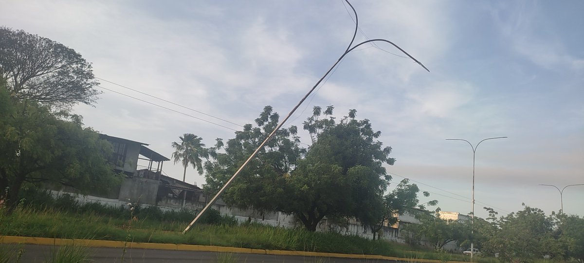 Cuadrante de Paz y Vida

Se requiere con carácter urgencia reparar el poste de alumbrado público, ubicado,  Av. Caracas Zona Industrial Los Pinos, frente a Súper Auto Camiones, por razones de seguridad y vida. 
<a href="/gmcpbolivar/">GMCP BOLÍVAR</a> <a href="/CorpoelecInfo/">Corpoelec Informa</a> <a href="/CorpServGuayana/">CorpoServiciosGuayan</a> <a href="/AlcaldiaCaroni/">Alcaldía de Caroní</a>