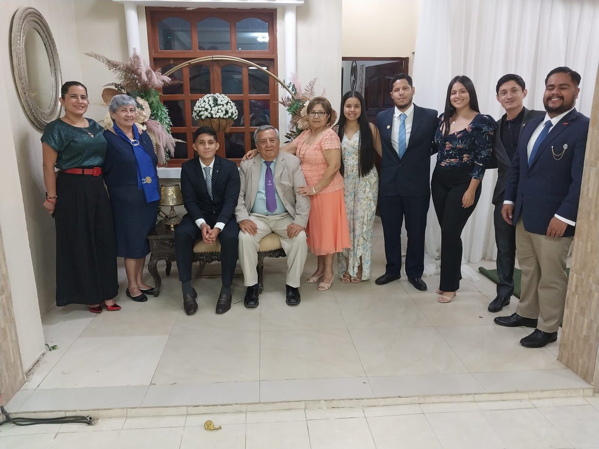 ab_intriago's tweet photo. Rotary Chone 💙 https://t.co/jAjFJS9qkH