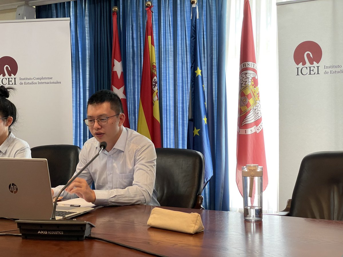 ucm_icei's tweet photo. Finaliza esta sesión con la presentación de Xinwen Lin (University Malaya) titulada “The "Belt and Road Initiative", Political Institution Quality and China's OFDI: Spatialand Mechanism Assessment” #CatChainProject https://t.co/wDk5bqTh4P