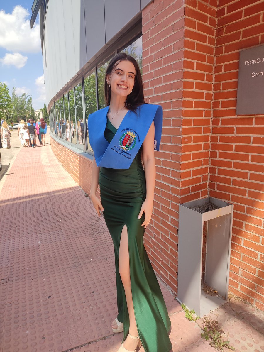 belopez_15's tweet photo. ke os flipais muxo los universitarios ai con vuestros estudios pero luego te meto un navajazo y no hay titulito ke te salve jajaj 💋💞💌🥰🩵🫂💜🔥💚 https://t.co/UANVKetV9E
