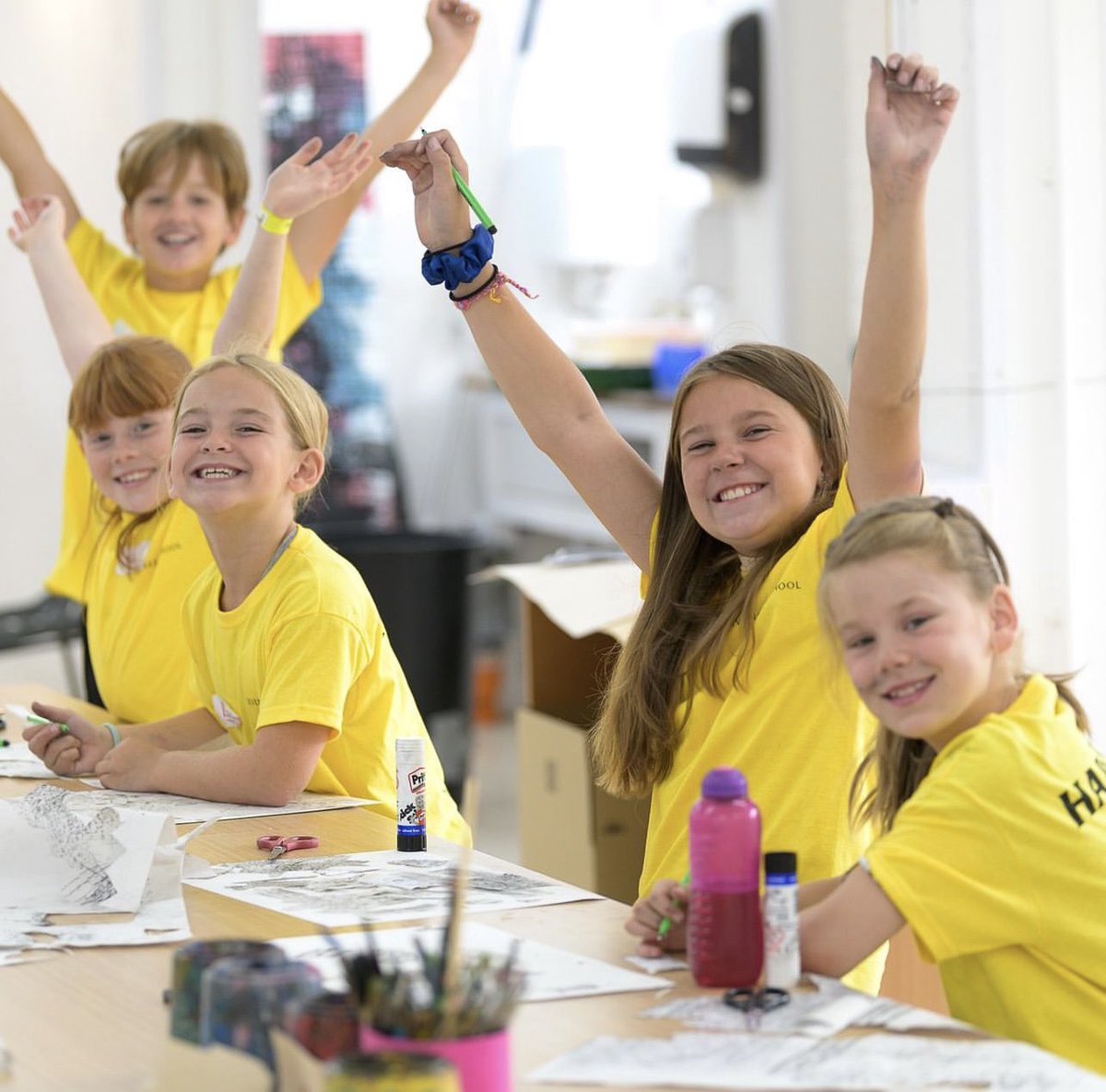 Book your child's place on our summer school Years 4 and 5 on 22, 23 &amp; 24 August. We offer the choice of three day courses in Art, Drama or Science for Year 4 pupils, and Maths or Music for Year 5 pupils 🎨🎭🧪📚🎶
Book here: outreach.sevenoaksschool.org/haps2023-booki…