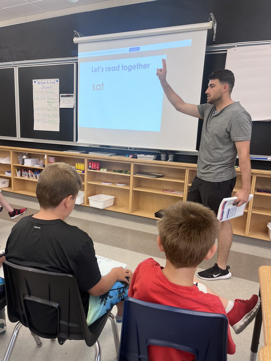 melissakinghorn's tweet image. ULFI learning happening in #literacy #smallgroupinstruction #campdiscovery @mrpopel @gecdsbpro @BegleySLP2023 #gecdsbslp2023