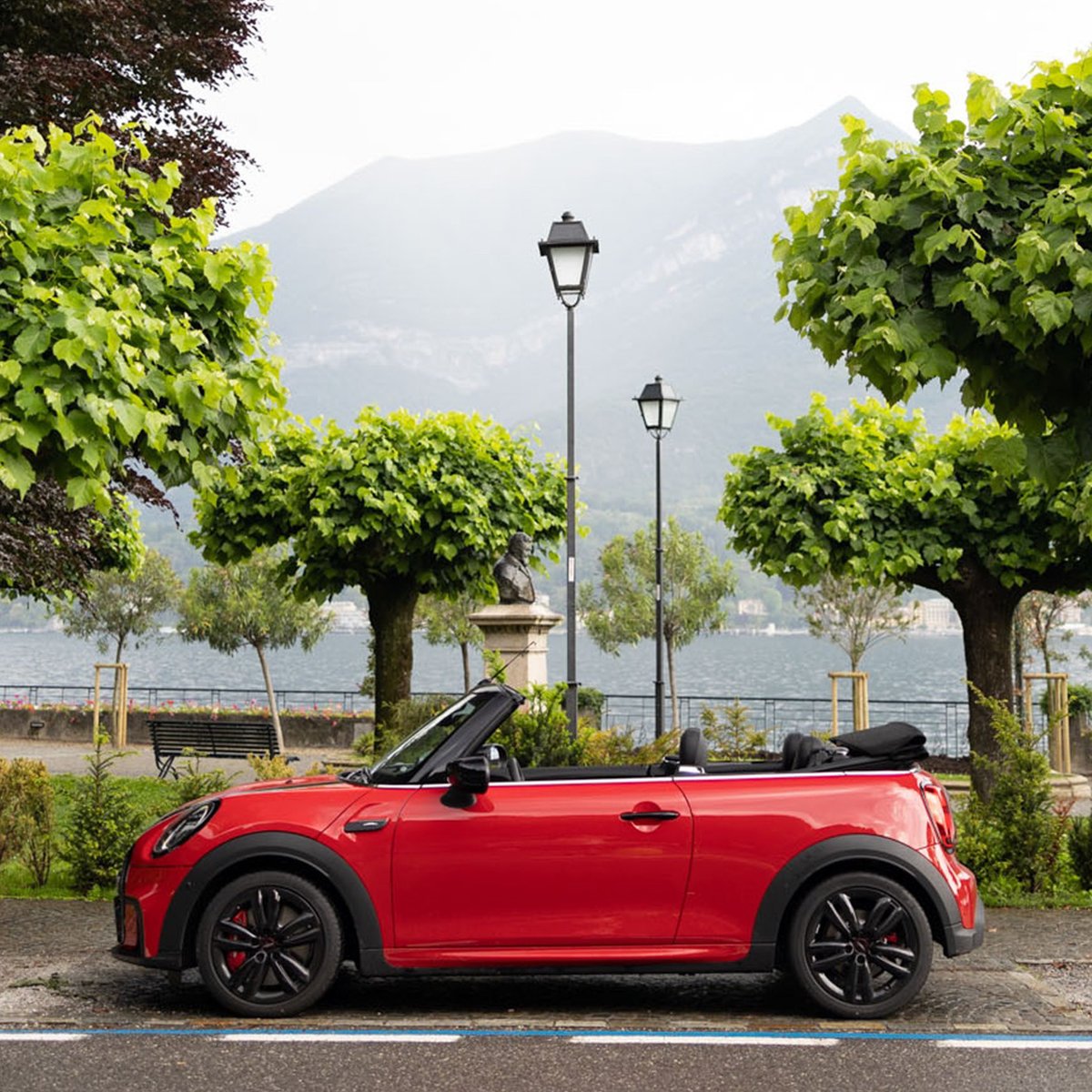 MINIofOmaha's tweet photo. Spice up your summer with a Chili Red MINI convertible 🌶 https://t.co/w9yrbv98Tj