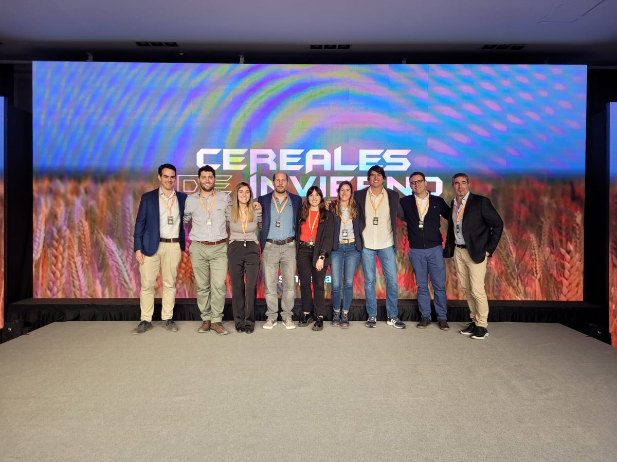 gabriel cede (@cede_gabriel) on Twitter photo TRE - MEN - DO!
Gran Encuentro Trigo/Ceb #CerealesInvierno2023
Gran temporada de Fina!
Variedades y su comportamiento sanitario, porfolio herbicidas-nuevo lanzamiento, Nutrición,Sustentabilidad y tb Economía en año complejo!
Proximamente hilos.
#EnElCampoConSyngenta
<a href="/Syngenta_ar/">Syngenta Argentina</a> TRE - MEN - DO!
Gran Encuentro Trigo/Ceb #CerealesInvierno2023
Gran temporada de Fina!
Variedades y su comportamiento sanitario, porfolio herbicidas-nuevo lanzamiento, Nutrición,Sustentabilidad y tb Economía en año complejo!
Proximamente hilos.
#EnElCampoConSyngenta
<a href="/Syngenta_ar/">Syngenta Argentina</a>
