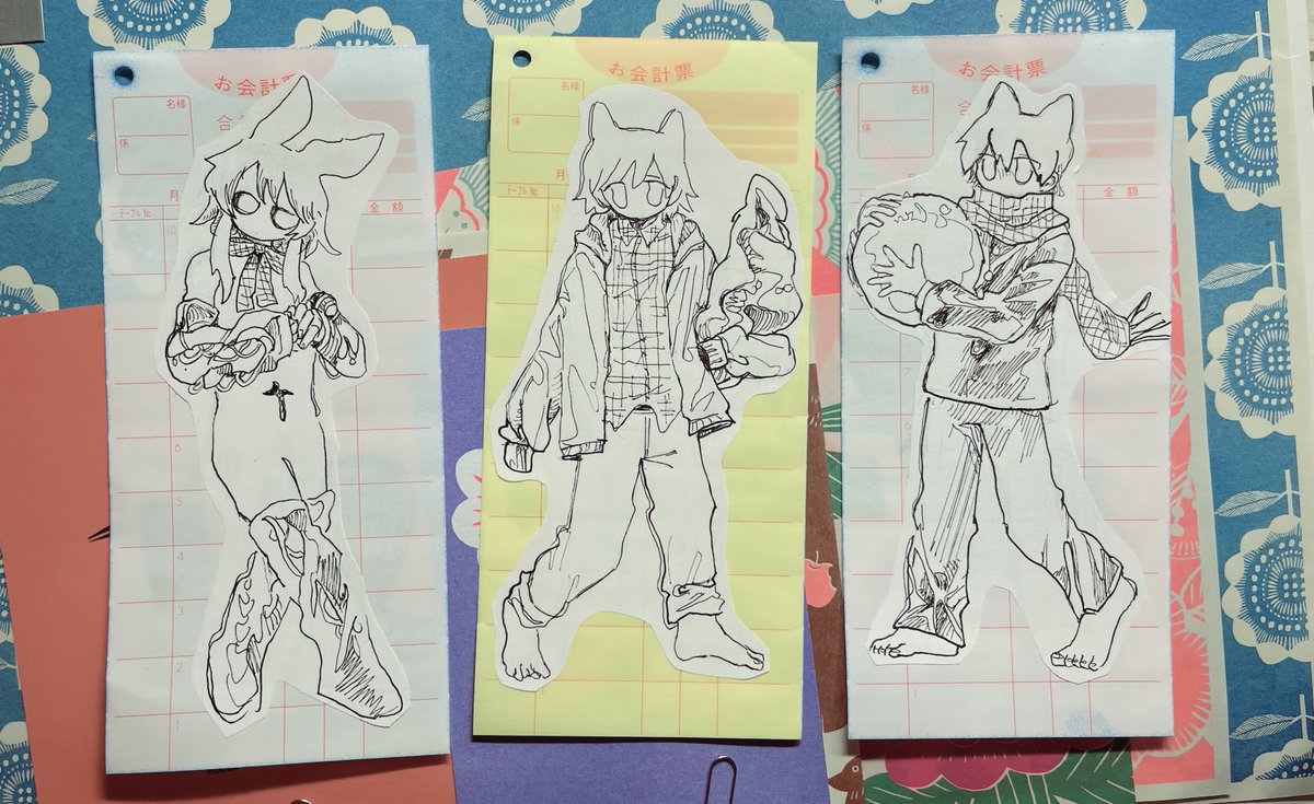 創作は同じキャラクターたちを描いています ほぼ名前が無くて形も不安定なこの子たちが好きです
野良猫みたいな存在なのでそれぞれ好きな名前で呼んでもらえたら嬉しいです 