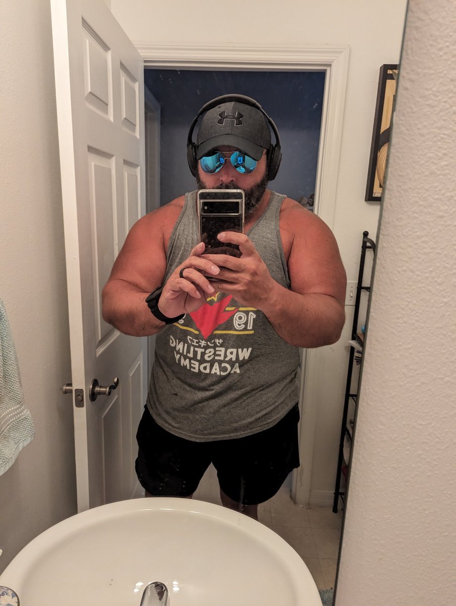 hippojuicefilm's tweet photo. So I've started doing Cardio in the AM on a fast. Trying to get rid of the annoying belly fat. Notice all the cranial accessories I need as to not burn my head in the Florida sun. https://t.co/kPrD1HCLtP