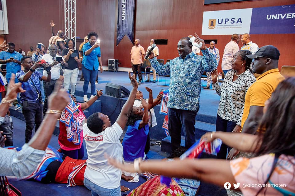HelpElectAlan's tweet photo. Day 2 of Greater Accra Constituency Delegates Durbar Adentan | Madina | Shai Osudoku Donate to support these durbars. #KetewaBiaraNsua 📲 Dial *713*242# to donate via USSD code.  📷 Visit https://t.co/QjaiTIeRwq to contribute online. #TogetherWeWillWin #alanforall #AduruWoSo https://t.co/LFfm9BWezB