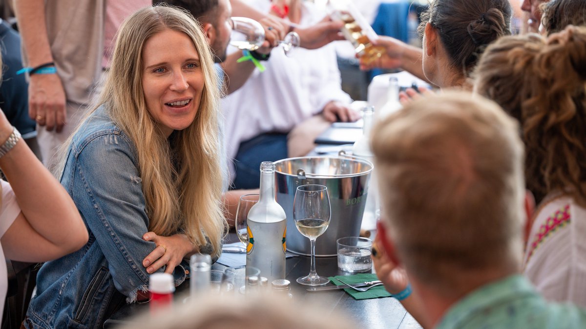 Bordeaux Wines UK (@bordeauxwinesuk) on Twitter photo Summer is here & we’re celebrating it by running a Bordeaux by the glass promotion along with SquareMeal this month 🥂
.
You can check the outlets where you’ll find our refreshing wines here: bit.ly/SMParc
<a href="/SquareMeal/">SquareMeal</a> #BordeauxWinesUK Summer is here & we’re celebrating it by running a Bordeaux by the glass promotion along with SquareMeal this month 🥂
.
You can check the outlets where you’ll find our refreshing wines here: bit.ly/SMParc
<a href="/SquareMeal/">SquareMeal</a> #BordeauxWinesUK