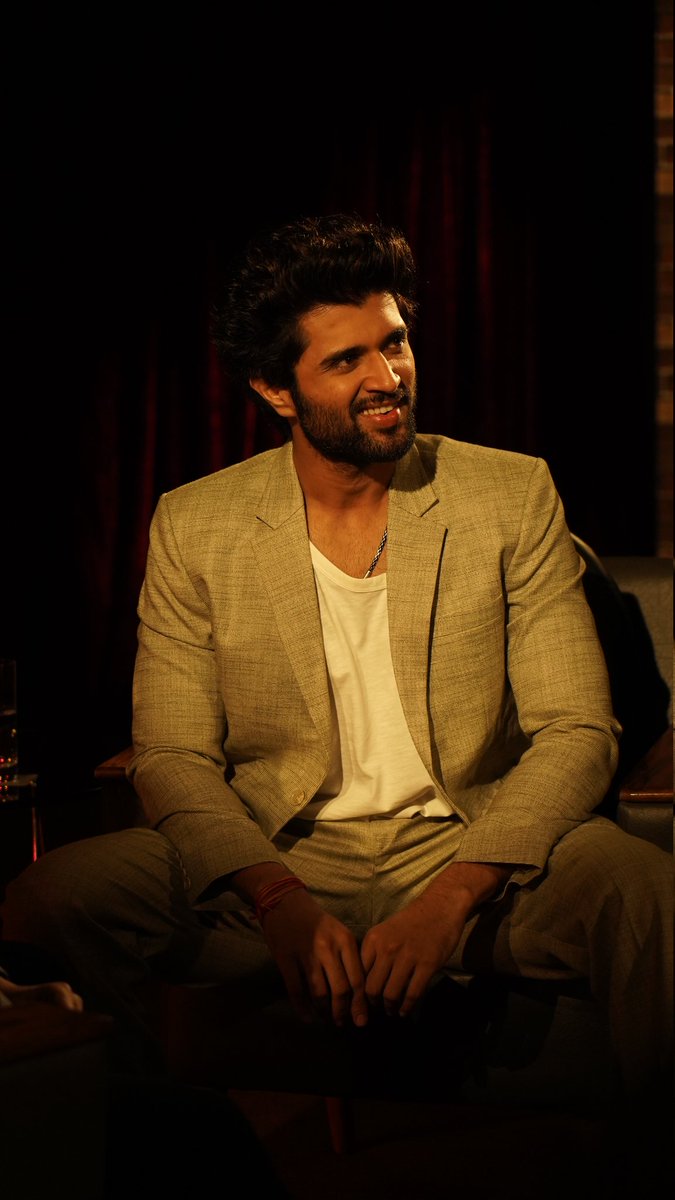 VDTrendsOffl's tweet photo. Our Man @TheDeverakonda
Reached 100K Followers In #Threads 💥

Catch Us On  #ThreadsApp
https://t.co/17E3KPES0E

#VijayDeverakonda #Kushi https://t.co/7a7EGqT12b