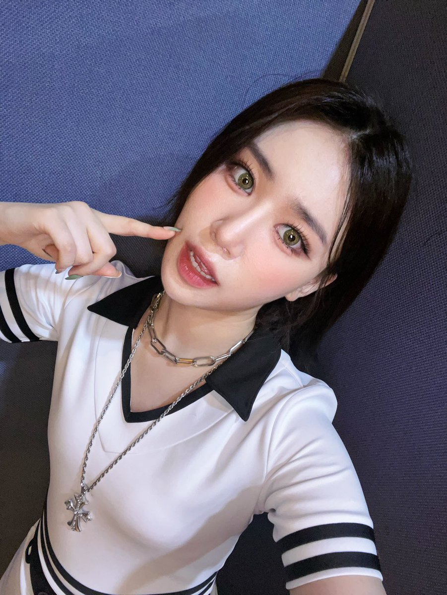 Lapillus_twt's tweet photo. 엠카 완료!!🤍🫧
#Lapillus #라필루스 #Bessie #베시 https://t.co/d4B4lxjojX