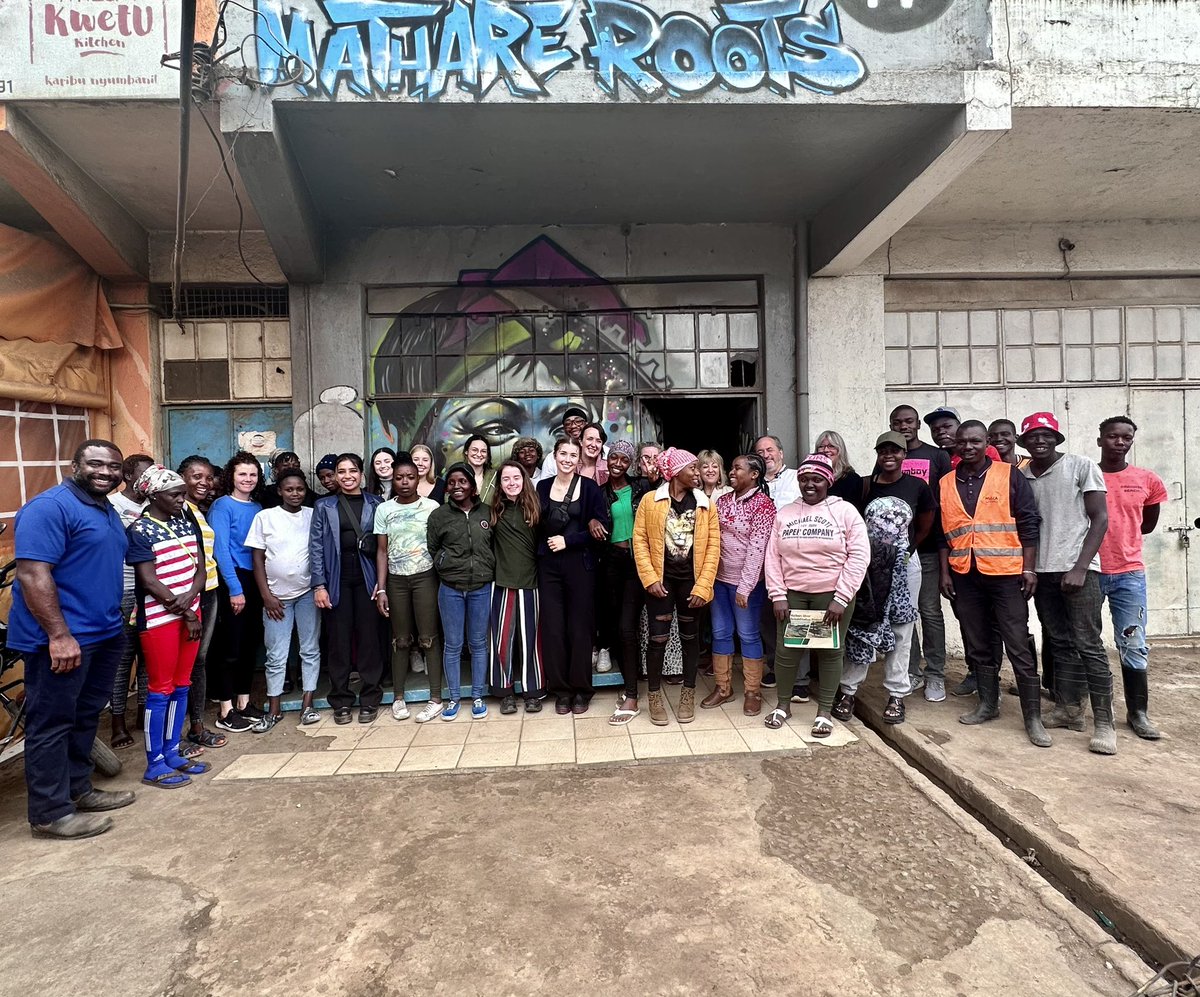 Mathare_Roots's tweet image. Yesterday, we hosted the University of the Fraser Valley team, planted trees at the Community Park. 🌱 As part of our internship exchange program, that saw two interns joined our programs and activities for 3 months. 🌍 💚 #InternshipExchange #CommunityEngagement #Sustainability