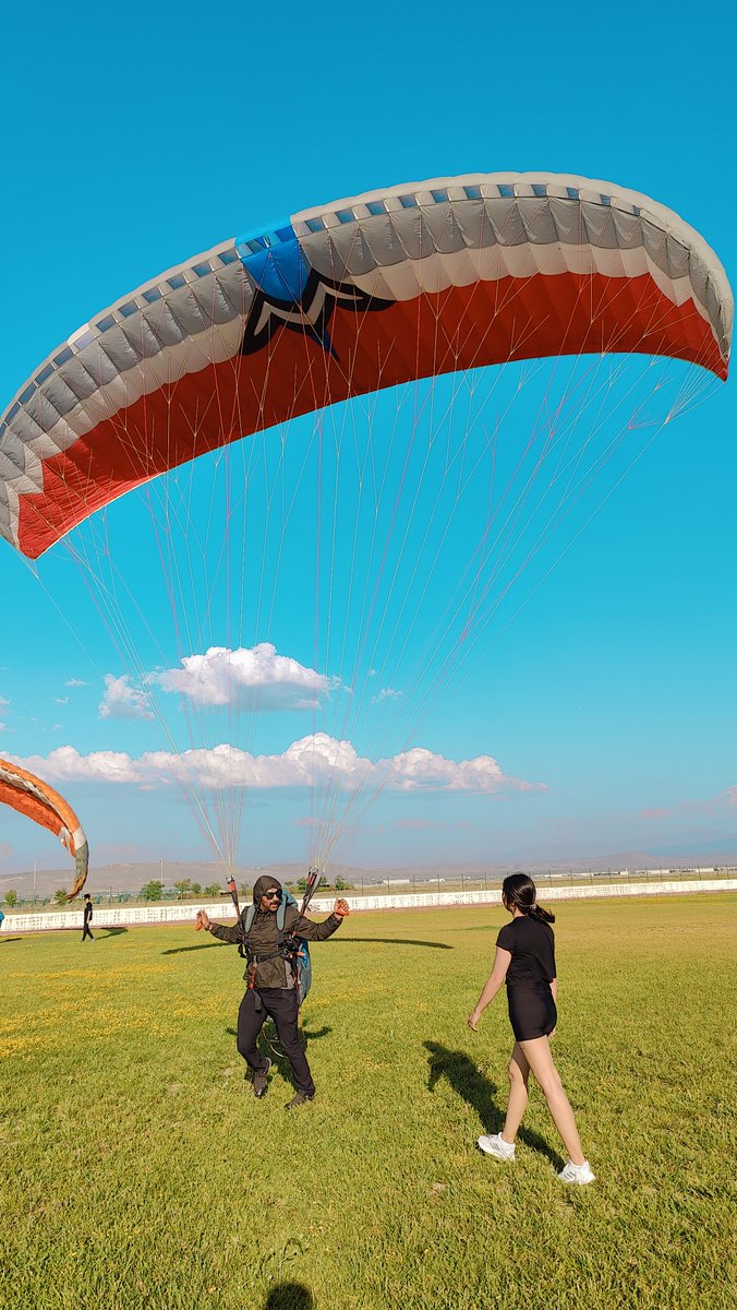 Aksaray Üniversitesi Spor ve Sağlık Alanında İhtisaslaşıyor #Aksaray'a değer katıyor.💯

Yamaç Paraşütü Başlangıç Kursu yer eğitimleri ile devam ediyor. 🪂

<a href="/ProfYusufSahin/">Prof. Dr. Yusuf Şahin</a> <a href="/AsuSporSaglik/">ASÜ Spor ve Sağlık Alanında İhtisaslaşma Koord.</a> <a href="/turkhavakurumu/">Türk Hava Kurumu</a>