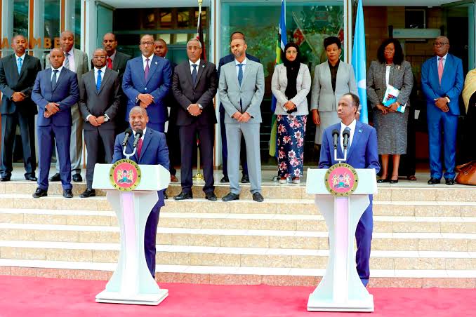 scrolldigitalEA's tweet photo. Kenya's Interior Minister Kithure Kindiki says the phased reopening of Kenya-Somalia border posts in Mandera, Lamu and Garissa will not go ahead as announced in May, following deadly attacks on its soil attributed to the Islamist militant group al-Shabaab.
#SDN #BreakingNews #af https://t.co/rWmQCRHHgu
