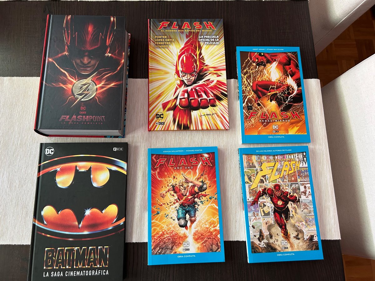 Javier_Vakarian's tweet photo. Ya he recibido los cómics del sorteo #FlashECC cortesía de @eccediciones!!! Me ha hecho muchísima ilusión, con esto tengo lectura para el verano de sobra, y encima de Flash y Batman😍😍Muchísimas gracias! https://t.co/pO9X1JgWmd