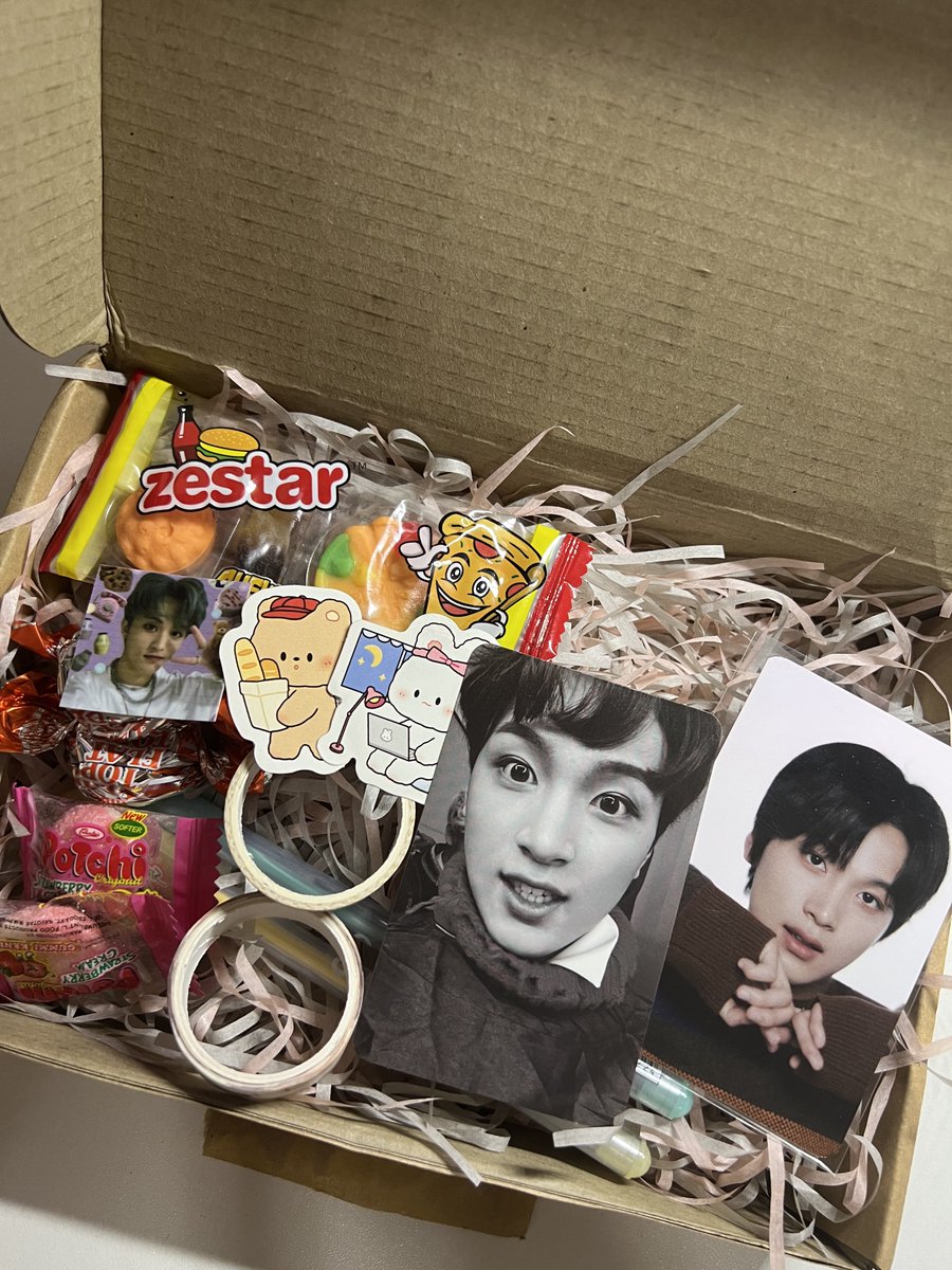 chochaebi's tweet photo. κ° π ; happy mail from @fullsunscart κ±
β hiii i got hyuck mfal pc safely ! second transaction na w/ u & thank u ulit for the smooth & fast transaction π€ thank u also for the super daming freebies (haechan nct home pc π₯Ή) !! till our next po π€
#mio_feedbacks
#haertmails https://t.co/f7nQUywFY8