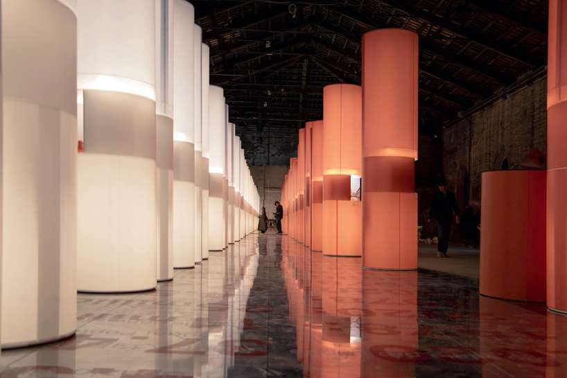 ApocalypticDong's tweet photo. an investigation into china's xinjiang detention camps sparks controversy at the venice biennale #ArchinectInDepthAI #2023trends #communitybuilding #ArchitectureLicensure #climatechange? #GlobalAssessment  
Original: designboom https://t.co/l5MUfIuyqJ