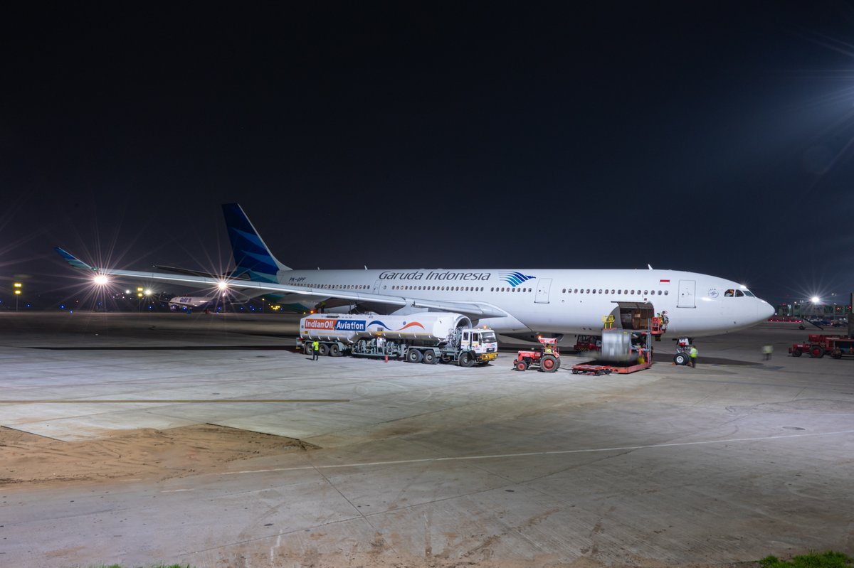 ahmairport's tweet photo. We were delighted to see @IndonesiaGaruda at our #GatewayToGoodness, as their flight was en route to Indonesia's Adi Soemarmo International Airport.

#AhmedabadAirport #SVPIA #Airport #Aviation #India #Indonesia #AviationDaily #AviationLovers https://t.co/MSnin4oBmH