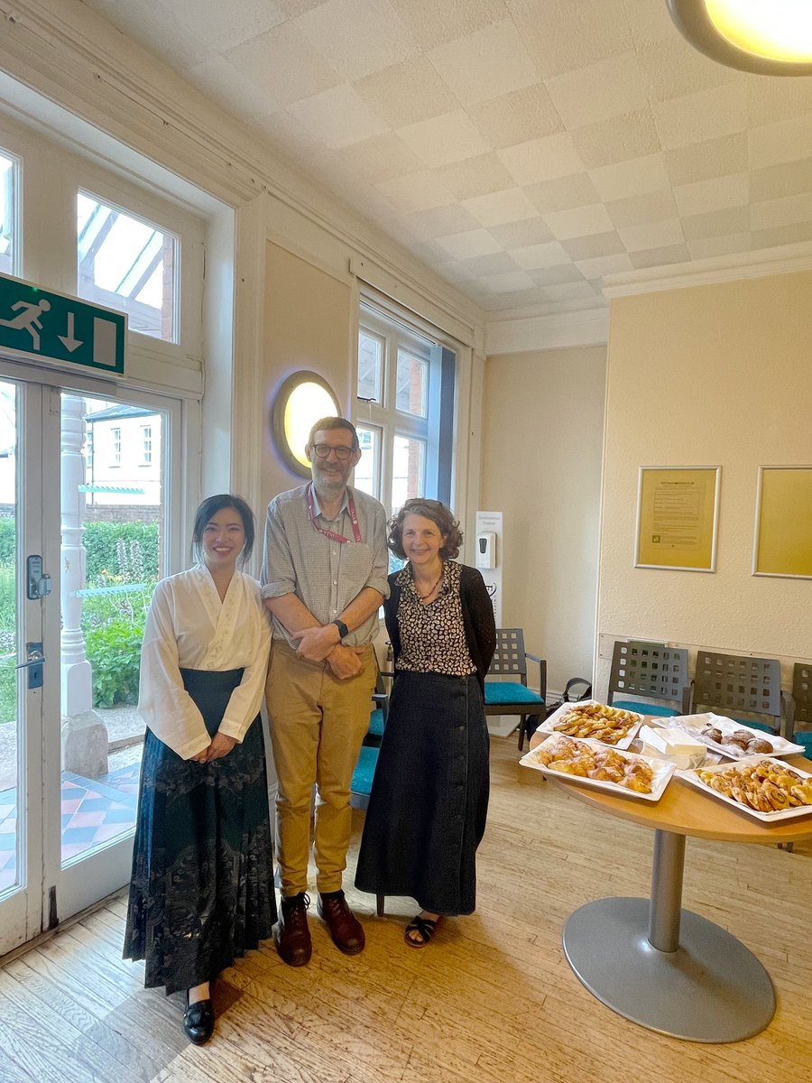 Thank you for organizing the amazing PGR coffee and cake at our St Luke’s campus today <a href="/Jonathan_Doney/">Jonathan Doney</a>. It’s a lovely opportunity for us to communicate with other PGRs and staffs in our SoE PGR community whilst enjoying coffee and cakes together. <a href="/EducationUoE/">School of Education, University of Exeter</a>