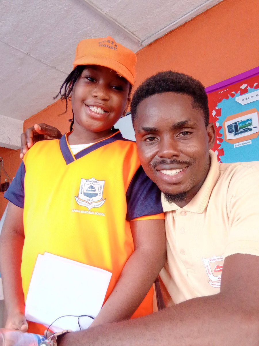 oyeofafrica's tweet image. I and The President of Apata memorial Nursery and Primary school, Isolo, Lagos. Akinlade Mofiyofoluwa Daisy, she is brilliant, Bold and unique 
#arteducator #Threads #ThreadsApp
#SalaarTeaser 
Follow me on IG and Thread @akinbamioyekanmi_